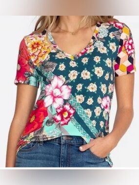 Johnny Was Nellie Favorite Bamboo V-Neck Floral Multi-Color Short Sleeve Shirt S